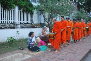 Quêtes des moines Luang Prabang