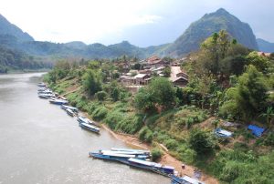 trek Nong Kiaw Laos 